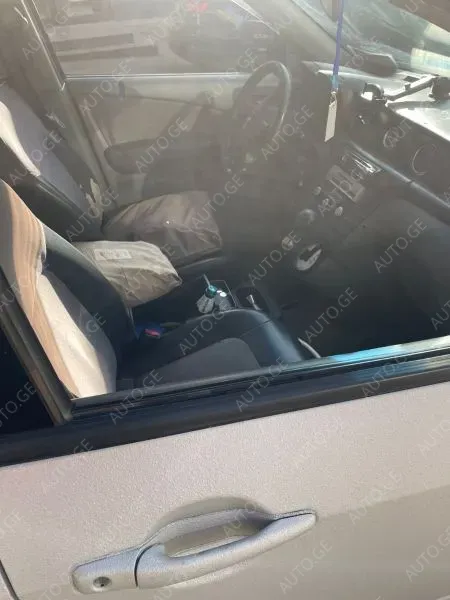 Mitsubishi Airtrek 2001 — photo 2