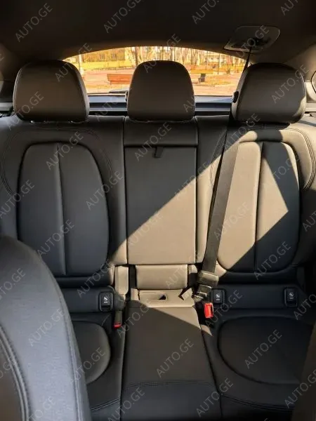 BMW X1 2017 — photo 2