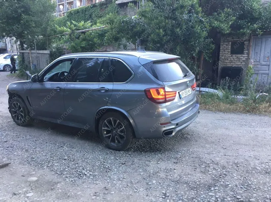 BMW X5 2013 — photo 2