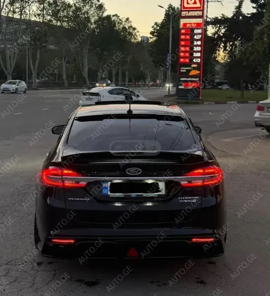 Ford Fusion 2018 — photo 2