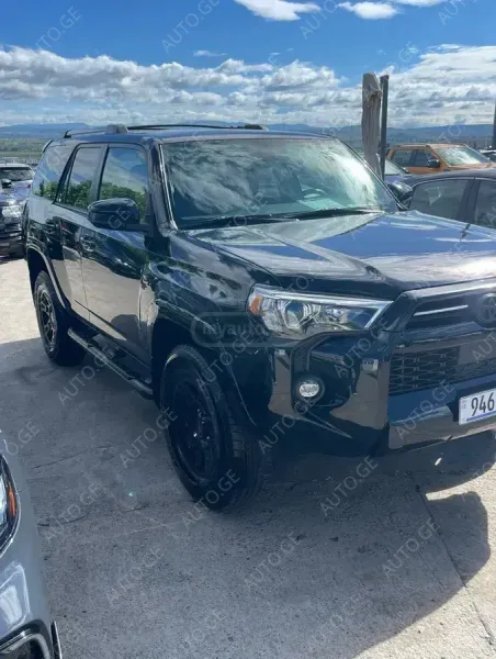 Toyota 4Runner 2022 — photo 2
