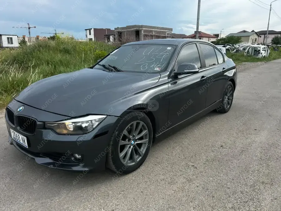 BMW 320 2017 — photo 2