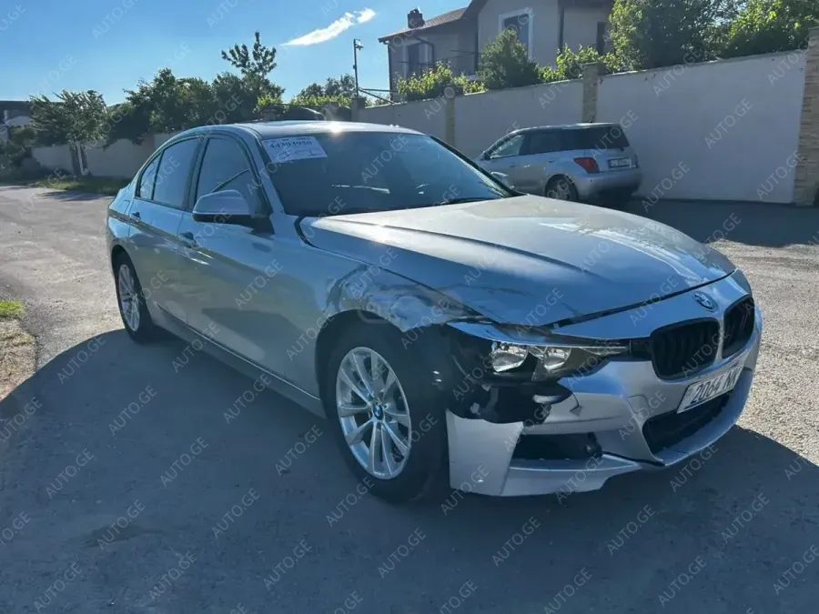 BMW 320 2016 — photo 2