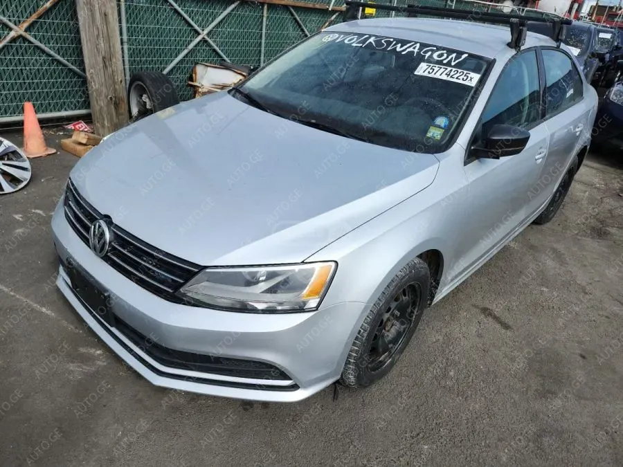 Volkswagen Jetta 2015 — photo 2