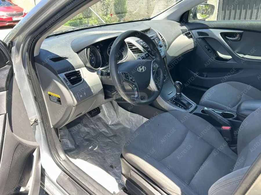 Hyundai Elantra 2015 — photo 2