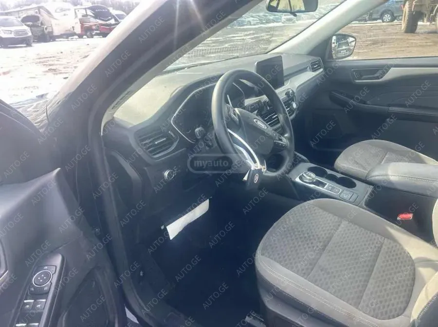 Ford Escape 2022 — photo 2