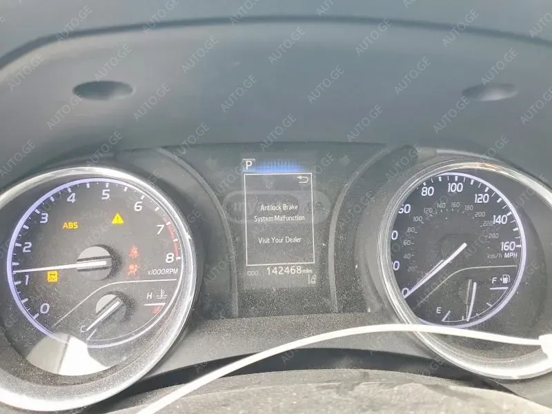 Toyota Camry 2019 — photo 2