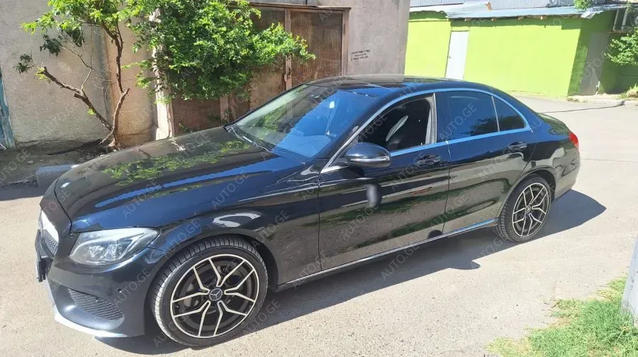 Mercedes-Benz C-300-Merc