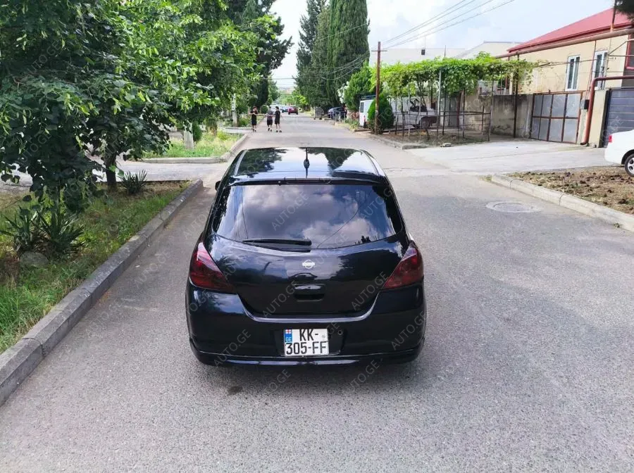 Nissan Tiida 2005 — photo 2
