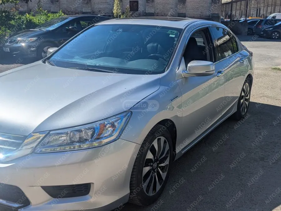 Honda Accord 2013 — photo 2