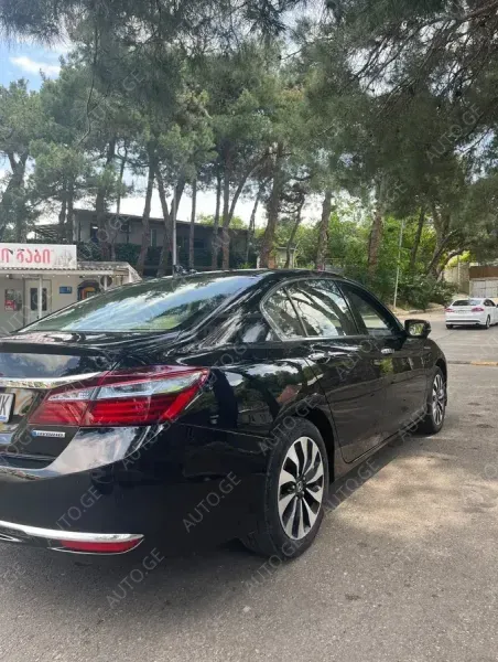 Honda Accord 2017 — photo 2