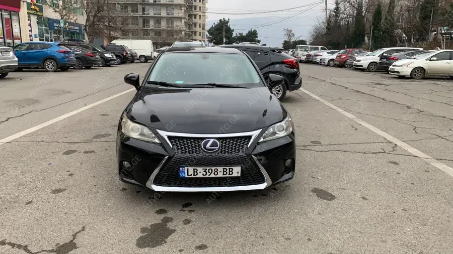 Lexus Ct-200H