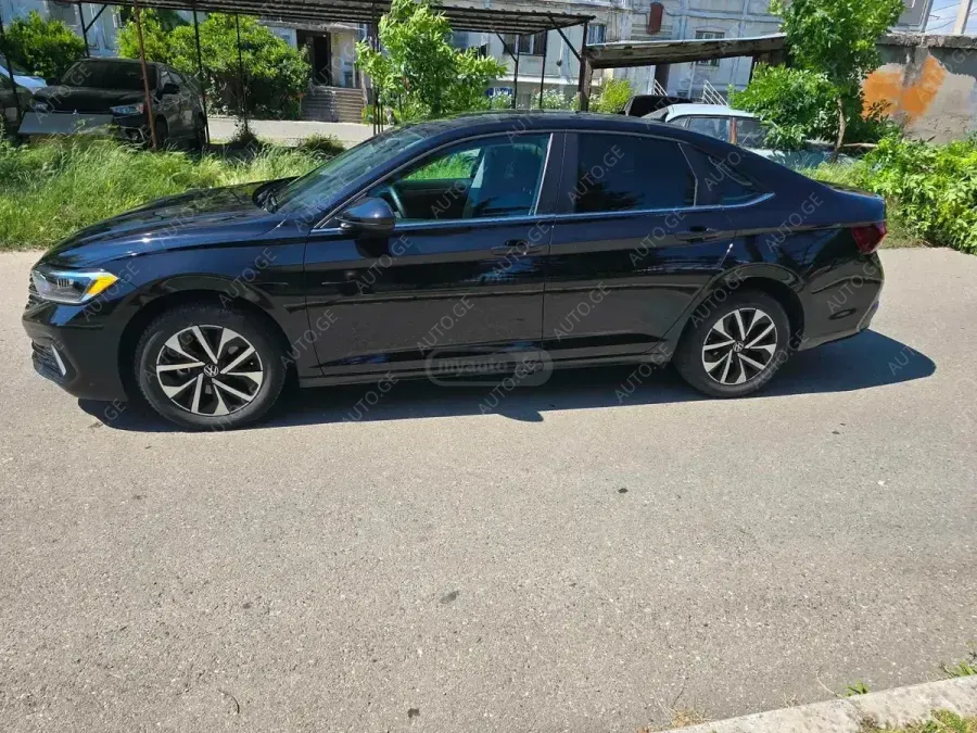 Volkswagen Jetta 2023 — photo 2