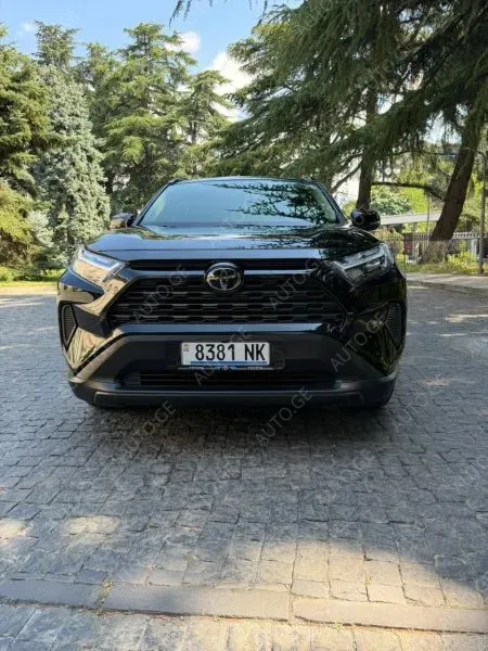 Toyota RAV4 2025 — photo 2