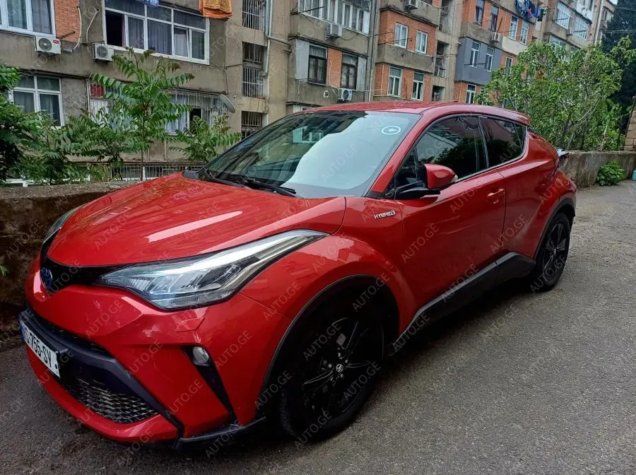 Toyota C-HR 2021 — photo 2