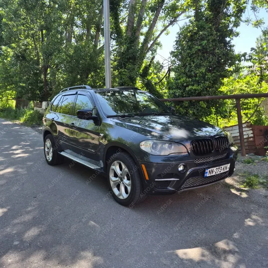 BMW X5 2012 — photo 2