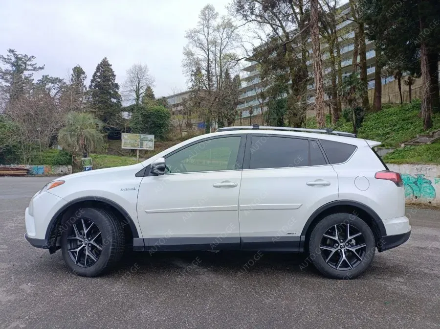 Toyota RAV4 2016 — photo 2