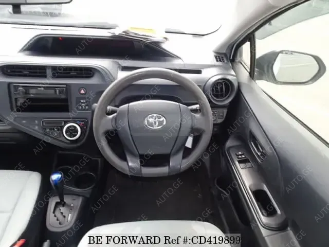 Toyota Aqua 2021 — photo 2