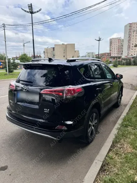 Toyota RAV4 2016 — photo 2