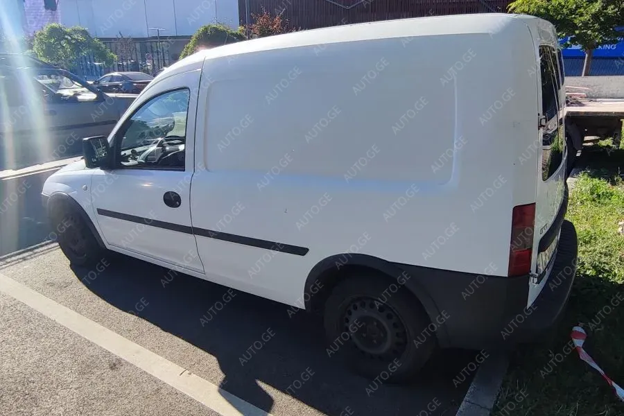 Opel Combo 2004 — photo 2