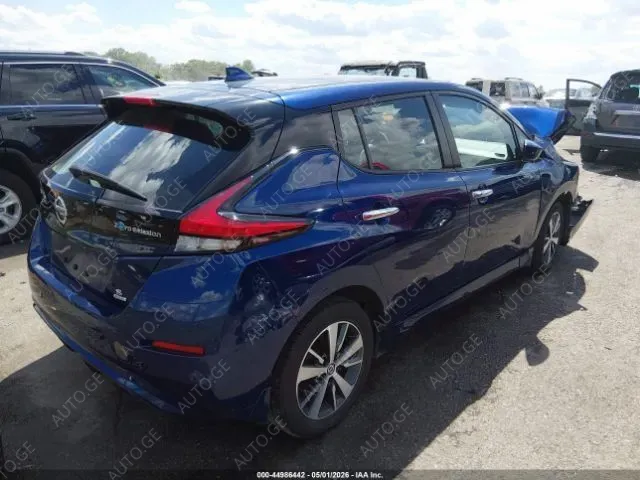 Nissan Leaf 2022 — photo 2