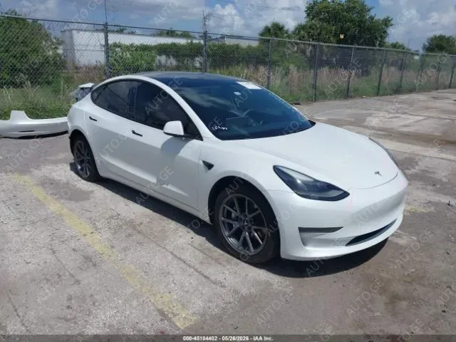 Tesla Model-3-Tesla