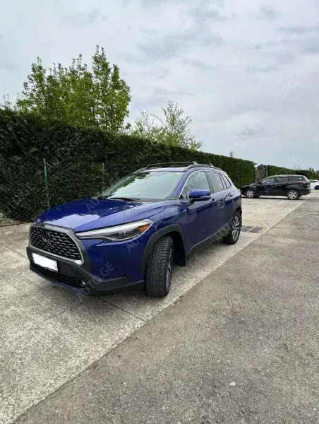 Toyota Corolla Cross 2022 — photo 2