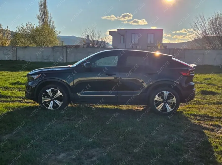 Volvo-Sp Xc40 2022 — photo 2