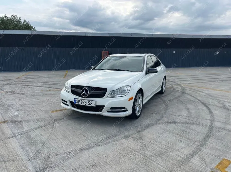 Mercedes-Benz C-300-Merc