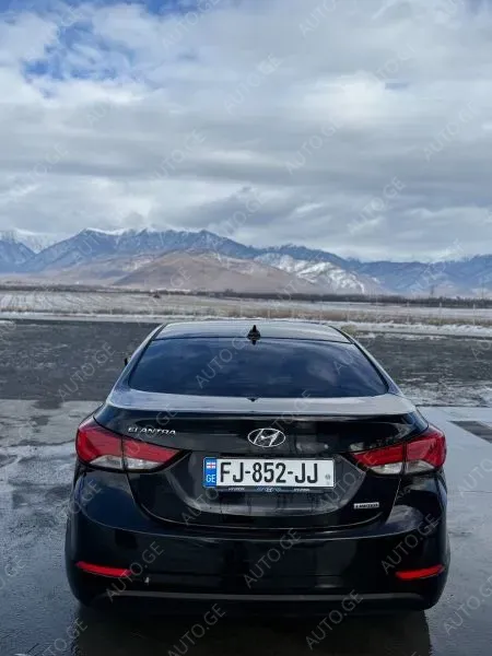 Hyundai Elantra 2013 — photo 2