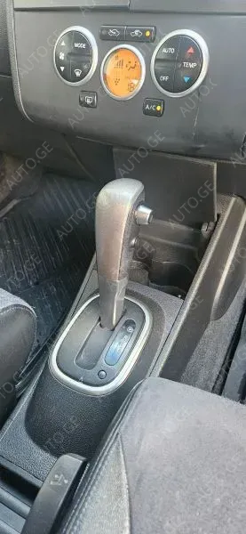 Nissan Tiida 2005 — photo 2