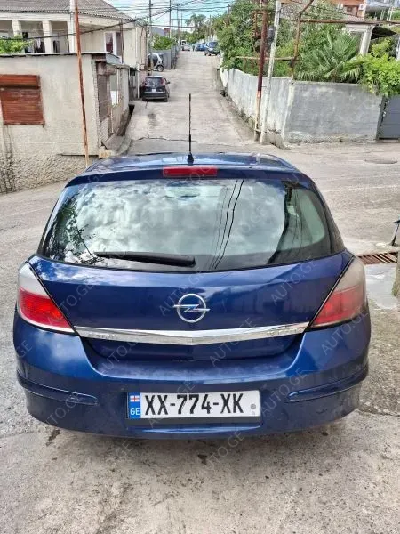 Opel Astra 2005 — photo 2