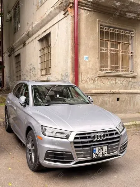 Audi Q5 2018 — photo 2