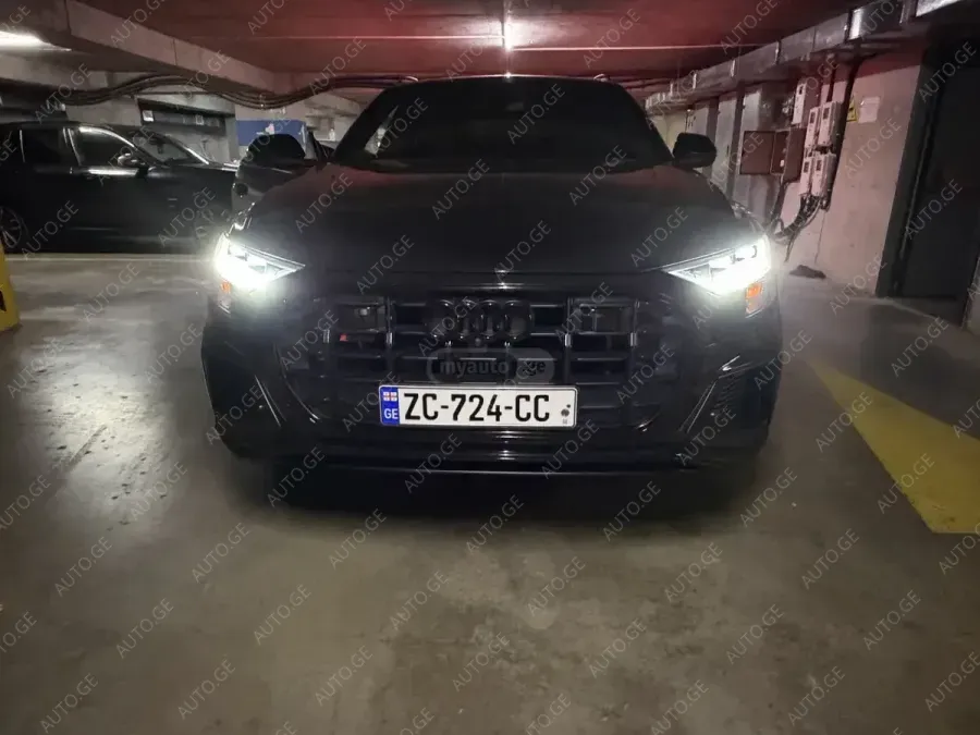 Audi SQ8