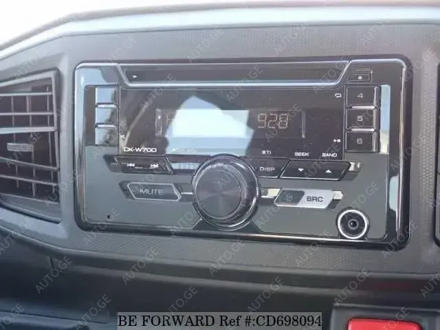 Daihatsu Mira 2021 — photo 2