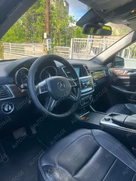 Mercedes-Benz Ml-350S 2011 — photo 2