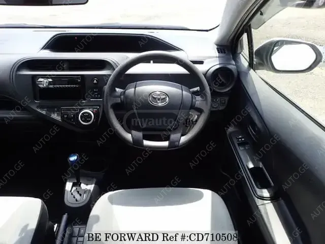 Toyota Aqua 2021 — photo 2