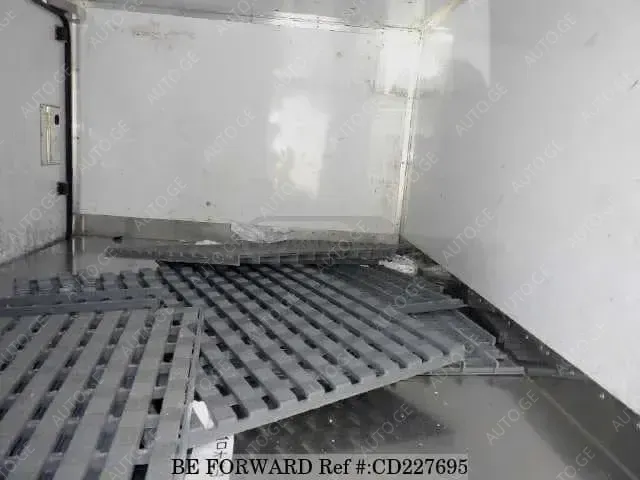 Mazda Bongo 2017 — photo 2
