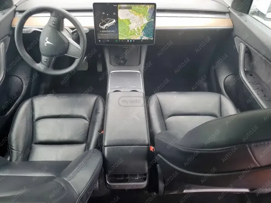Tesla Model Y 2021 — photo 2