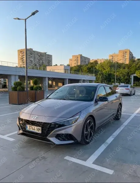 Hyundai Elantra 2023 — photo 2