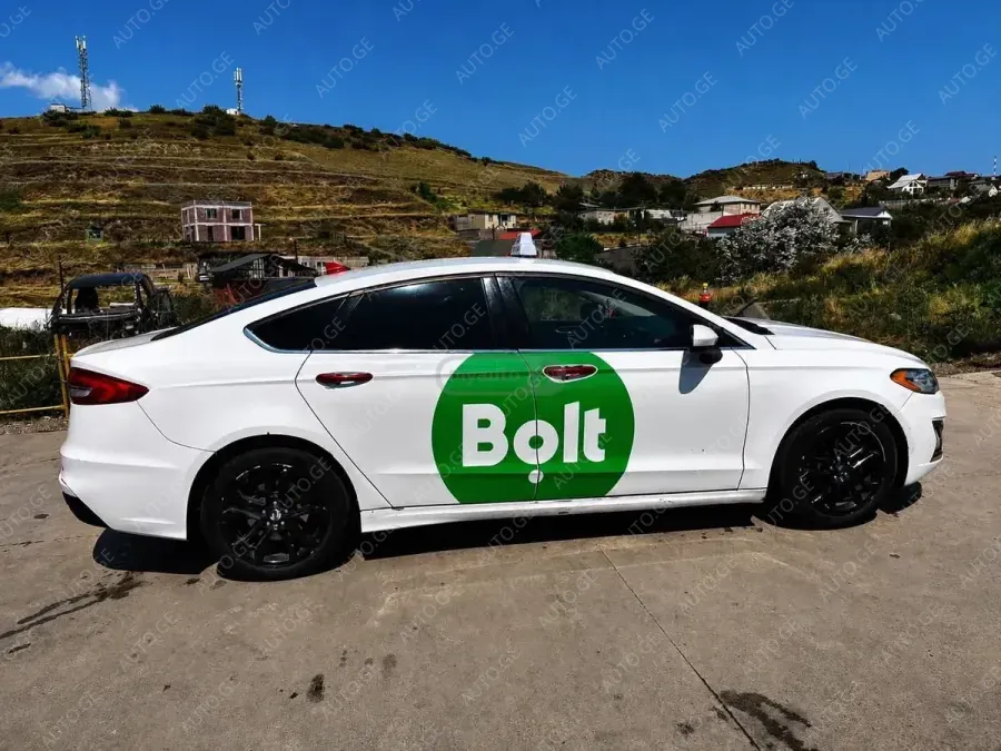 Ford Fusion 2019 — photo 2