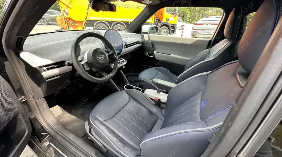 Mini Cooper 2024 — photo 2
