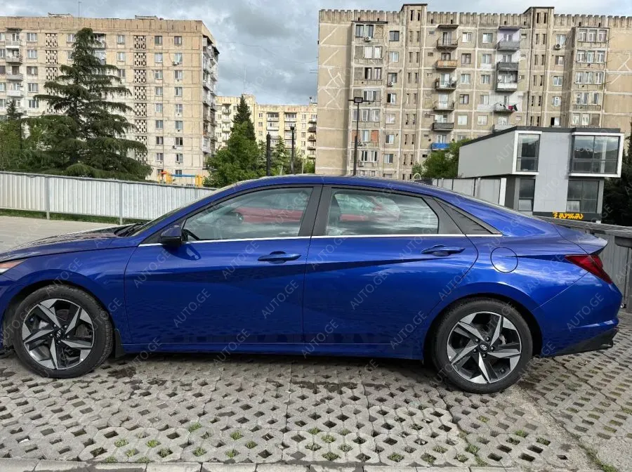 Hyundai Elantra 2022 — photo 2