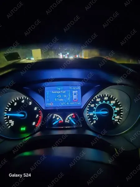 Ford Focus 2012 — photo 2