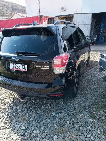 Subaru Forester 2017 — photo 2