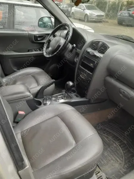 Hyundai Santa Fe 2002 — photo 2