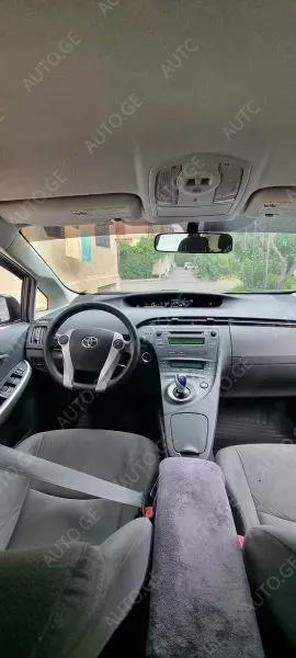 Toyota Prius Prime 2010 — photo 2
