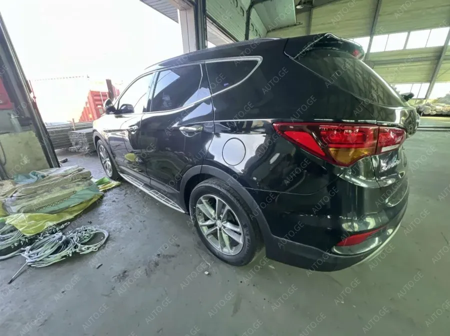 Hyundai Santa Fe 2016 — photo 2