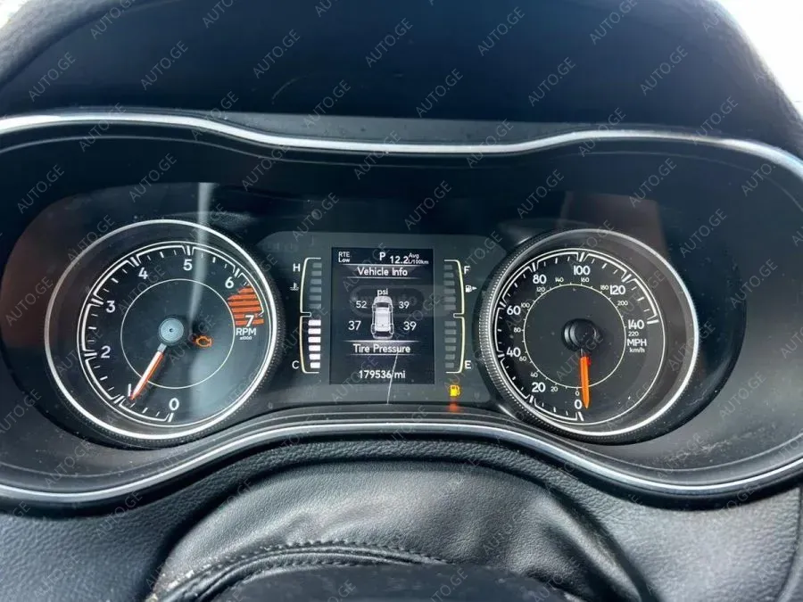 Jeep Cherokee 2021 — photo 2