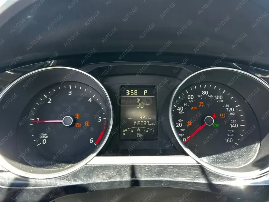 Volkswagen Jetta 2015 — photo 2